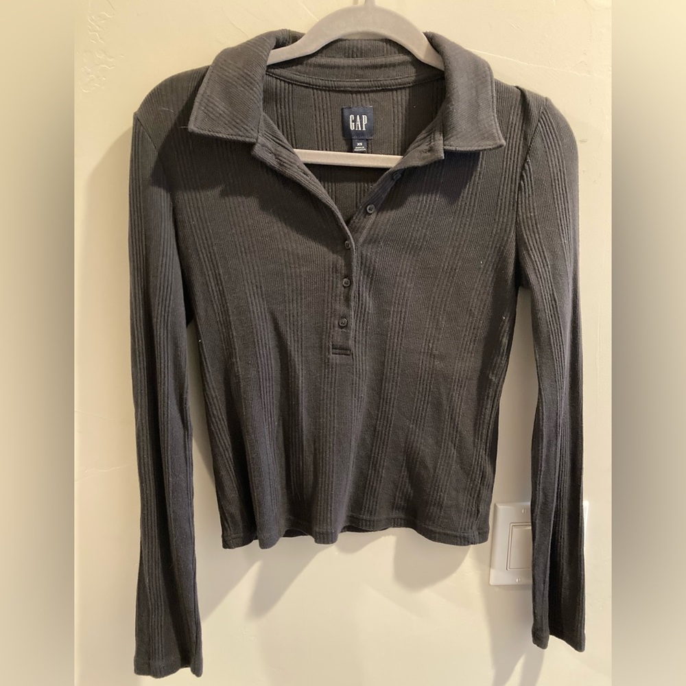 Gap women’s cropped polo button shirt
